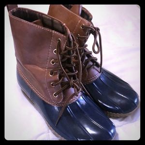 Duck boots